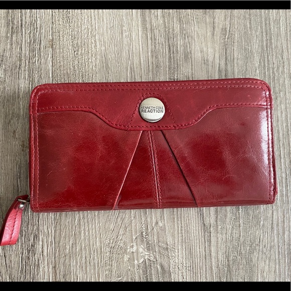 Kenneth Cole Reaction Wallet - Picture 1 of 5